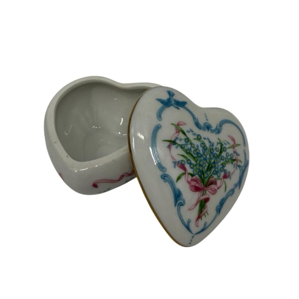 Franklin Porcelain Valentine's Day 1982 Heart Trinket Box Mini Forget Me Not